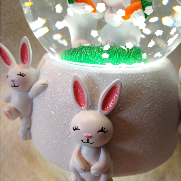 Bath & Body Works Easter Bunny 3 Wick Light Up Water Globe Candle Pedestal 8.5" - Picture 11 of 13